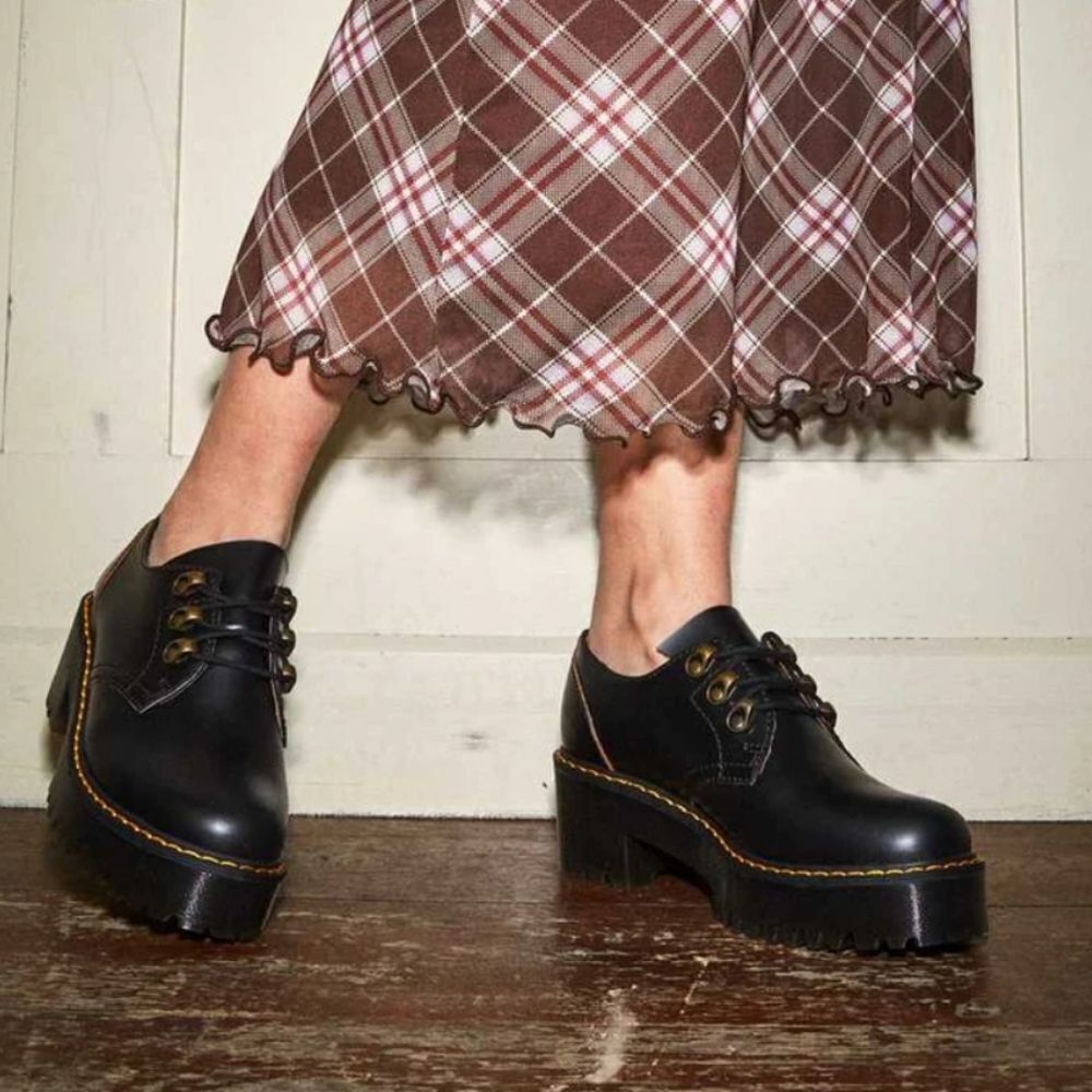 BRAND NEW DR MARTENS LEONA LOW BLACK VINTAGE SMOOTH HEELED SHOES
